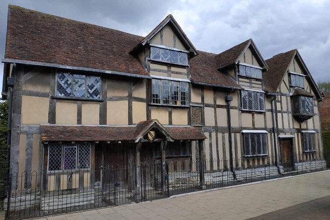 PRIVATE Guided tour of Shakespeare's Stratford Upon Avon - Group size, English-language tour, and practical pacing tips