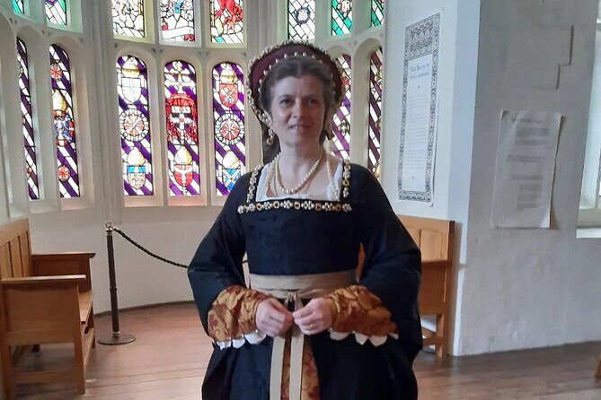 Private Guided Tour Secrets of the Six Wives Hampton Court Palace - How the Six Wives Theme Becomes More Than a List