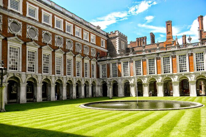 Private Half-Day Tour of Hampton Court - What your 9:00am start gets you in London time