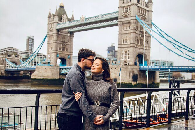 Private landmarks photoshoot for families and couples - Buckingham Palace for VIP customers: Timing and extra admission to plan for