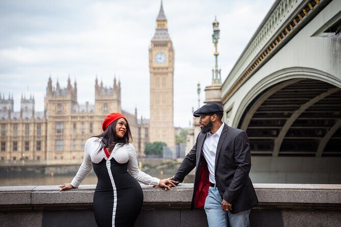 Private landmarks photoshoot for families and couples - What you get at the end: 15–50 edited photos, color grading only