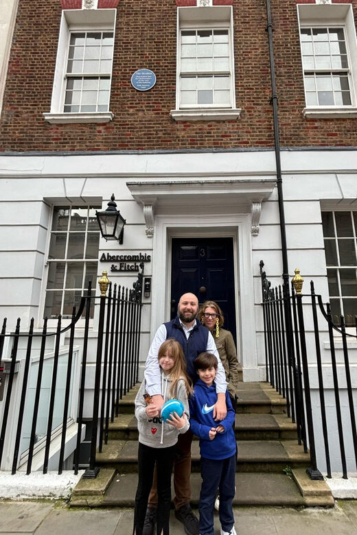 Private London Beatles Taxi Tour with Local Guide - The Big Moments: rooftop finale, Brian Epstein, and the MBE at Buckingham Palace