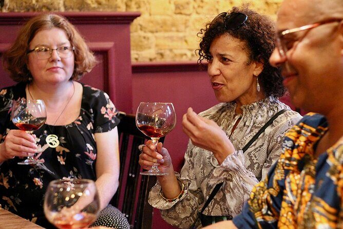 Private London Gin History Tour with Tastings - Seven Dials: from affluent hopes to slum life to modern bar energy