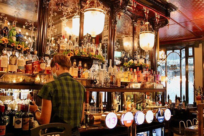 Private London Gin History Tour with Tastings - Covent Garden: shopping-and-entertainment London with an opera twist