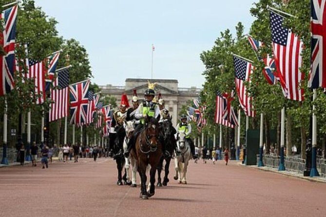 Private London Highlights Tour with Experienced Guide in Taxi - How the 3.5-hour format feels in real time