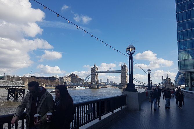 Private London Panoramic Tour by Car with Pick Up From Your Hotel - Tower of London: Short Stop for Legends, Longer Time for the Full Visit