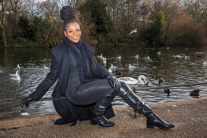 Private London Photo Shoot Tour with a Professional Photographer - Horse Guards Parade at Whitehall for Color and Character (15 Minutes)