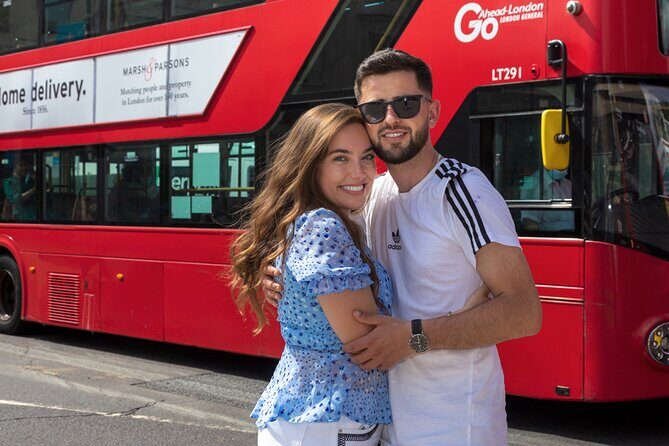 Private London Photo Shoot Tour with a Professional Photographer - National Gallery Backdrop for Cleaner Portraits (10 Minutes)