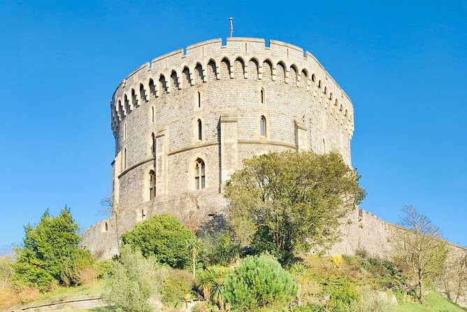 Private London Taxi Royal Windsor and Runnymede Tour - Price and value: what $860.17 covers for a group up to 5