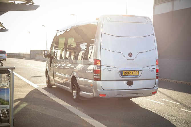 Private Minibus Arrival Transfer: Gatwick to Central London Airport - Possible hiccups to plan for: vehicle changes and parking fees