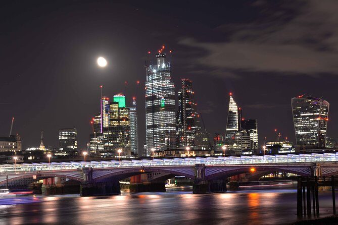 Private Night Photography Tour in London - Stop Three: the City of London for angles, not just icons