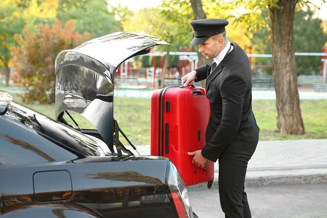 Private One-way Airport Transfer (London Gatwick To London) - From Gatwick Arrivals to London in About 2 Hours 20 Minutes