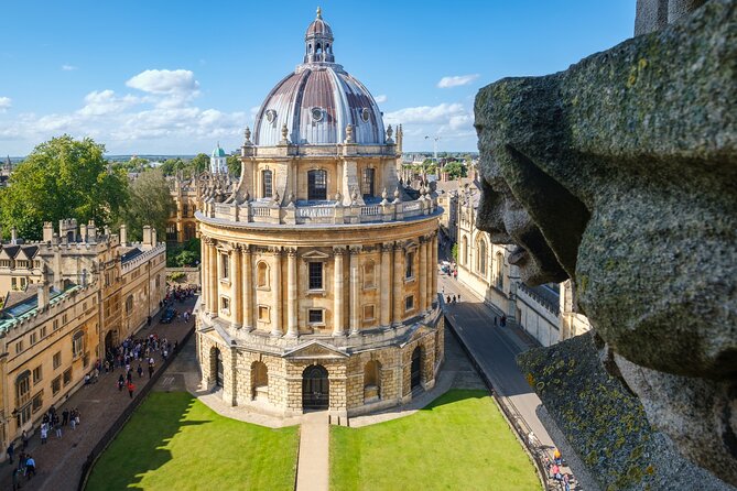 Private | Oxford University Walking Tour by Alumni™ & New College - Sheldonian to Divinity School: Ceremonies, Film History, and a Real Interior