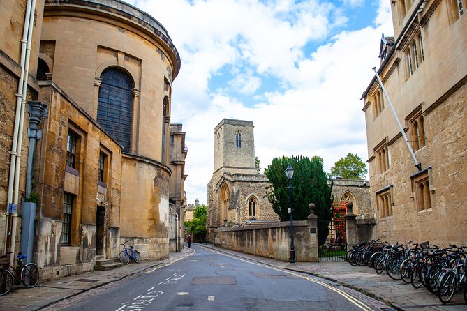 Private Oxford Walking Tour With University Alumni Guide - The Bodleian Library: what to expect when you stop there