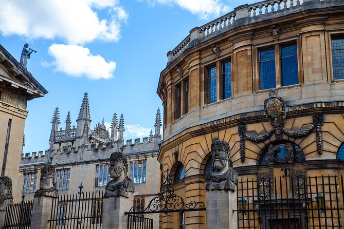 Private Oxford Walking Tour With University Alumni Guide - Language, pace, and who this tour suits best