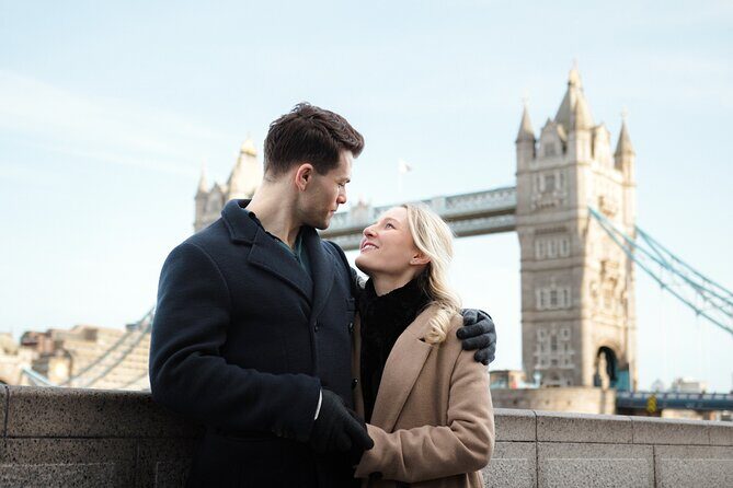 Private Professional Photoshoot Outside Tower Bridge in London - Tower Bridge photos in 15 minutes: why it works