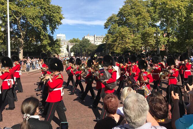 Private Royal London Taxi Tour with The Changing of the Guards - Westminster Abbey and the Palace of Westminster: the gothic backdrop for big moments