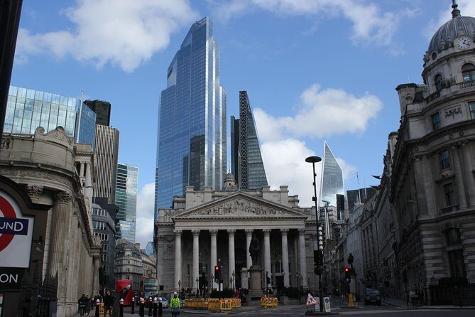 Private Sightseeing Walking Tour of The City Of London - The City of London on foot: Roman traces and Wren echoes