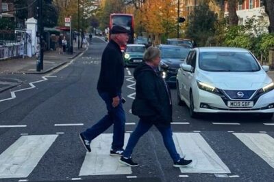 Private The Beatles Taxi Tour in London - Stop 1: Abbey Road Crossing for the Album-Cover Photo