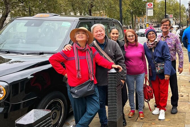 Private The Beatles Taxi Tour in London - Stop 4: Buckingham Palace and the Beatles’ MBE Moment