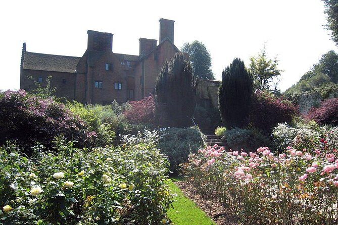 Private Tour: Chartwell House Tour from London - Gardens, rose areas, the pond, and black swans