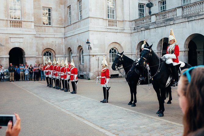 Private Tour, Entry to Westminster Abbey and London Highlights - Buckingham Palace Outside Only: The Best Part Is Knowing What You’re Looking At