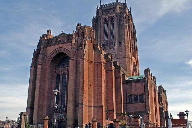 Private Tour in Liverpool – History, Football, Views & Local Beer - Stop 4: Dale Street pub stop—one beer and real local stories