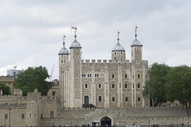 Private Tour London Highlights, entries Westminster Abbey, The Tower of London - Parliament Square to St. Paul’s: photos plus the stories behind them