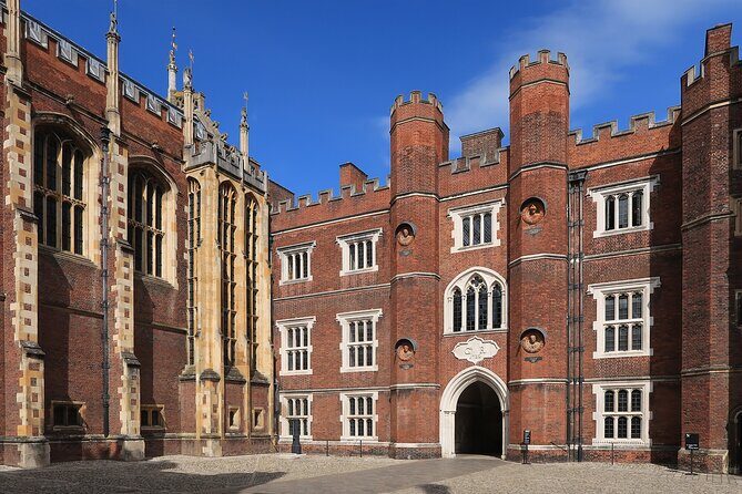 Private Tour of Hampton Court Palace with Award-Winning Architectural Historian - Tailored Tour Options: Tudor vs Baroque vs Royal Stories