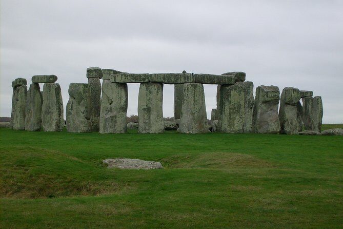 Private Tour of Stonehenge and Salisbury Cathedral - Guide quality is the secret ingredient