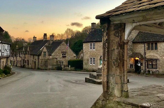 Private Tour of Stonehenge, Bath and Castle Combe. - Logistics that can make or break an early start