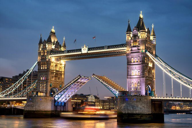 Private Tour of The Tower of London - Entering The Tower of London without the usual time sink