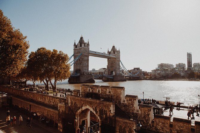 Private Tour of The Tower of London - Tower Bridge views as your payoff moment