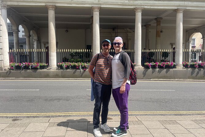 Private Tour of Windsor Town with Skip-the-Line Castle Tickets - The crooked, the regal, and the touching: quick exterior stops that add up