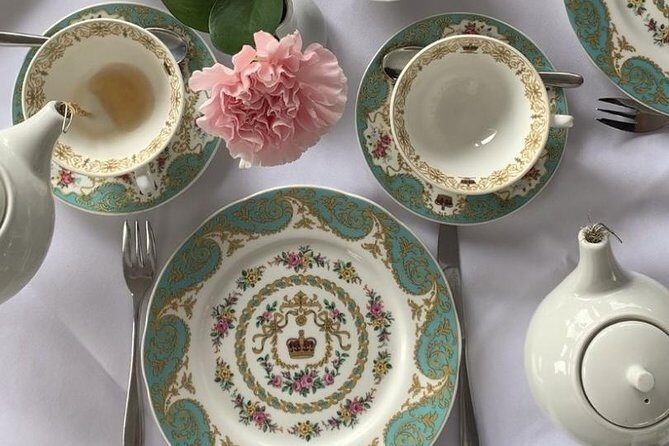 Private Tour: Royal High Tea At Kensington Palace Gardens - Afternoon tea at the Orangery: the menu and the feel of the room
