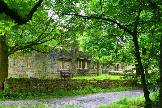 Private Tour: The Brontes: Full Day All-Inclusive Tour with an Expert Guide - Black Bull Inn and the apothecary: the darker real-world details