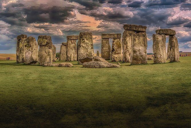 Private Tour to Stonehenge and Highclere Castle (Downton Abbey) - Highclere Castle: Downton Abbey access plus an Egypt exhibit