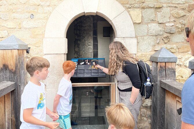 Private Tour: Tower of London with Private Guide - Execution-and-royalty stories: how guides keep it clear (and humane)