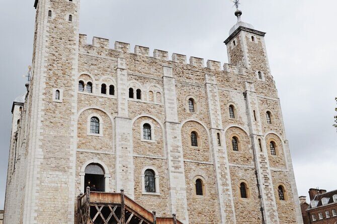 Private Tour: Tower of London with Private Guide - Tower Bridge exterior views: quick, useful, and not a time sink