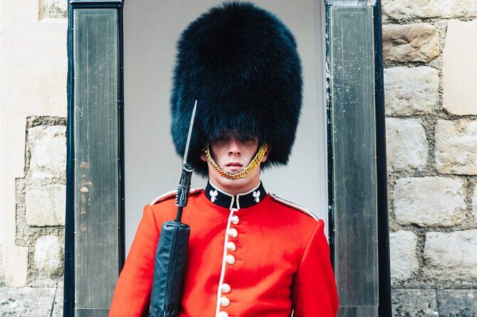 Private Tour: Tower of London with Private Guide - Price and logistics: when this private format is worth it