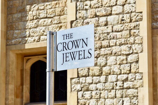 Private Tour: Tower of London with Private Guide - Crown Jewels and the White Tower: the stops that make it click