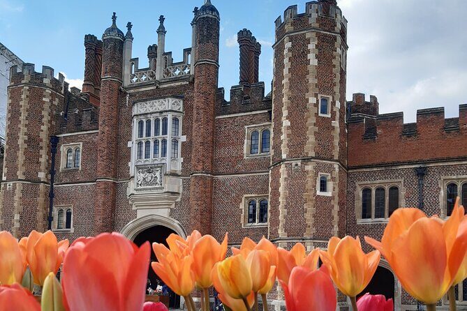 Private tour with an accredited expert guide Hampton Court Palace - Tudor Kitchens and the working court feeling