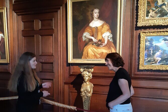 Private tour with an accredited expert guide Hampton Court Palace - Tudor State Apartments: where art and power meet