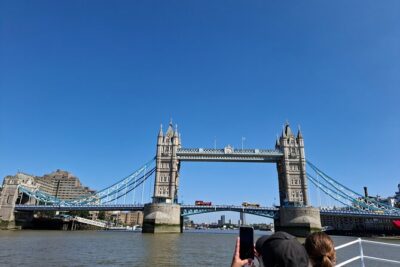 Private Tours: Tower of London Beefeater Meet Greet Crown Jewels - Ravens, Beefeaters, and those small details that make it feel real