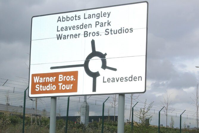 Private Transfer: Central London to Harry Potter Warner Bros Studio in Leavesden - Door-to-door private ride to Harry Potter Studio Tour in Leavesden