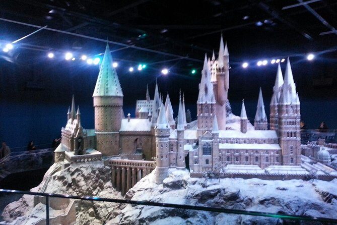 Private Transfer: Central London to Harry Potter Warner Bros Studio in Leavesden - Return trip planning: book it as a second transfer