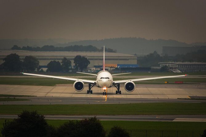 Private Transfer: Heathrow Airport to Gatwick Airport Arrival or Departure Transfer - The comfort upgrade that matters on travel days