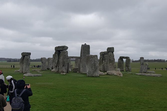 Private transfer to Southampton with a stop at Stonehenge - Southampton port drop-off: luggage care and a no-stress finish