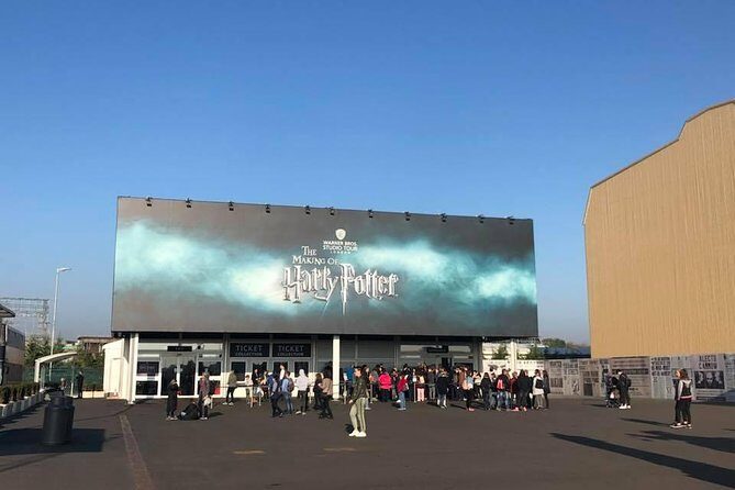 Private Transfers between London & Harry Potter Warner Studio - What’s Included vs. What You’ll Need to Plan