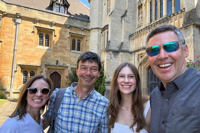 Private Walking Tour of Oxford: Explore History and Colleges - Getting your bearings on Broad Street